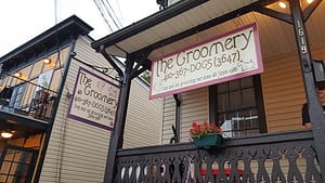 Groomery entrance in Mount Washiington